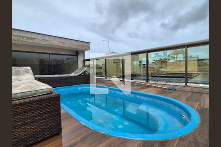 Apartamento à venda com 301m², 4 quartos e 3 vagas Apartamento à venda com 301m², 4 quartos e 3 vagasÁrea externa