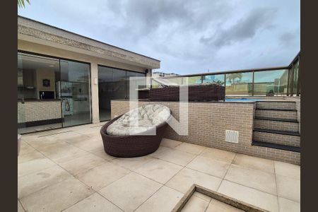 Apartamento à venda com 301m², 4 quartos e 3 vagas Apartamento à venda com 301m², 4 quartos e 3 vagasÁrea externa