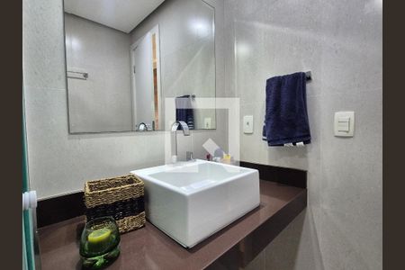 Apartamento à venda com 301m², 4 quartos e 3 vagas Apartamento à venda com 301m², 4 quartos e 3 vagasBanheiro social