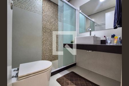 Apartamento à venda com 301m², 4 quartos e 3 vagas Apartamento à venda com 301m², 4 quartos e 3 vagasBanheiro social
