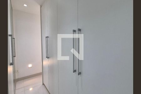 Apartamento à venda com 301m², 4 quartos e 3 vagas Apartamento à venda com 301m², 4 quartos e 3 vagasSuite