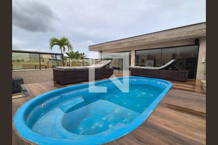 Apartamento à venda com 301m², 4 quartos e 3 vagas Apartamento à venda com 301m², 4 quartos e 3 vagasÁrea externa