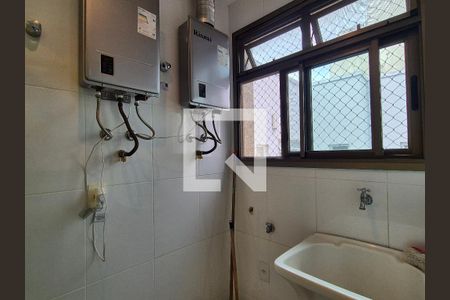 Apartamento à venda com 301m², 4 quartos e 3 vagas Apartamento à venda com 301m², 4 quartos e 3 vagasÁrea de serviço