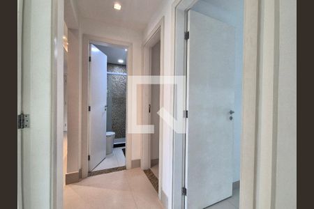 Apartamento à venda com 301m², 4 quartos e 3 vagas Apartamento à venda com 301m², 4 quartos e 3 vagasCorredor