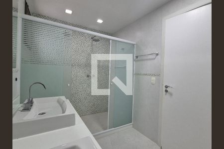 Apartamento à venda com 301m², 4 quartos e 3 vagas Apartamento à venda com 301m², 4 quartos e 3 vagasBanheiro da Suíte