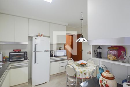 Apartamento à venda com 168m², 4 quartos e 2 vagasCozinha