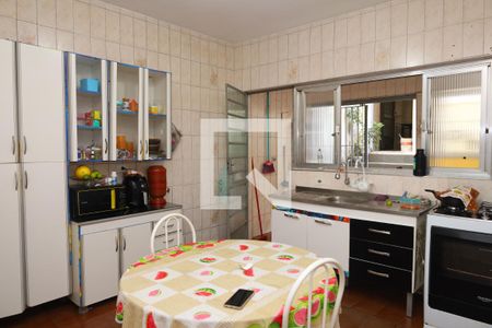 Casa à venda com 350m², 3 quartos e 3 vagasCozinha