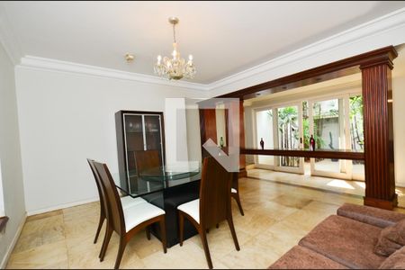 Casa para alugar com 660m², 4 quartos e 5 vagasSala jantar