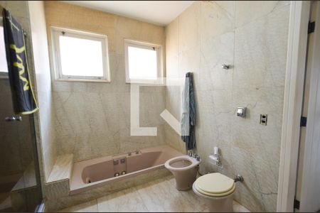 Casa para alugar com 660m², 4 quartos e 5 vagasSuíte 3