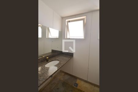 Casa para alugar com 660m², 4 quartos e 5 vagasSauna