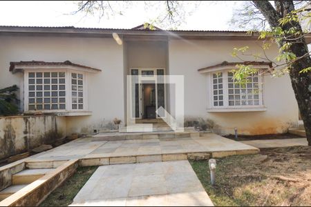 Casa para alugar com 660m², 4 quartos e 5 vagasFachada da casa