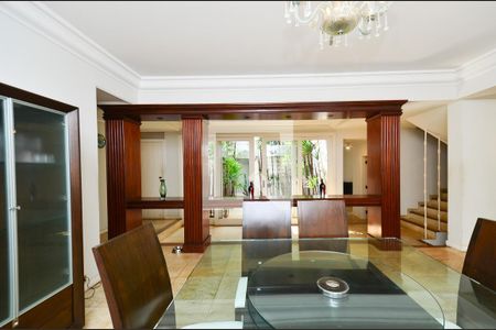 Casa para alugar com 660m², 4 quartos e 5 vagasSala jantar