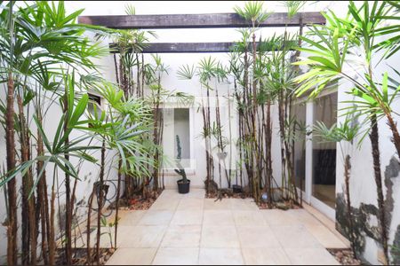 Casa para alugar com 660m², 4 quartos e 5 vagasJardim de inverno