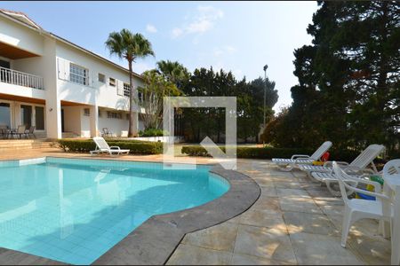 Casa para alugar com 660m², 4 quartos e 5 vagasÁrea piscina