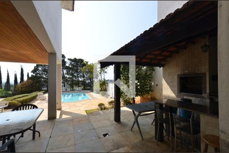 Casa para alugar com 660m², 4 quartos e 5 vagasÁrea piscina