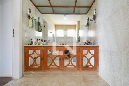 Casa para alugar com 660m², 4 quartos e 5 vagasSuíte 2