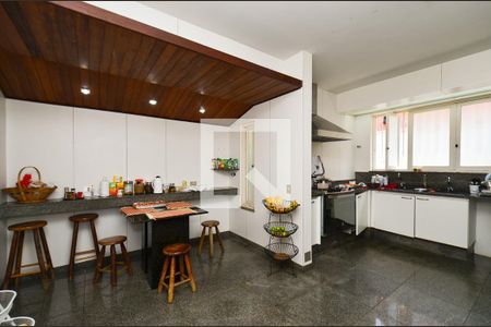 Casa para alugar com 660m², 4 quartos e 5 vagasCozinha