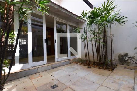 Casa para alugar com 660m², 4 quartos e 5 vagasJardim de inverno