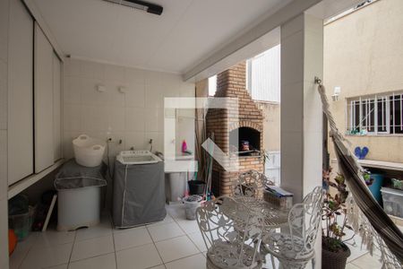 Casa à venda com 180m², 3 quartos e 2 vagas Casa à venda com 180m², 3 quartos e 2 vagasQuintal