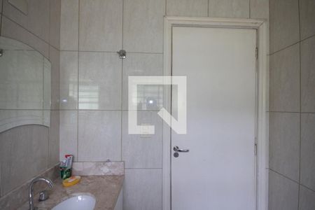 Casa à venda com 180m², 3 quartos e 2 vagas Casa à venda com 180m², 3 quartos e 2 vagasBanheiro 3
