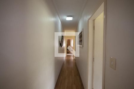 Casa à venda com 180m², 3 quartos e 2 vagas Casa à venda com 180m², 3 quartos e 2 vagasCorredor