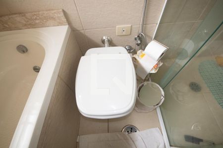 Casa à venda com 180m², 3 quartos e 2 vagas Casa à venda com 180m², 3 quartos e 2 vagasBanheiro da Suíte