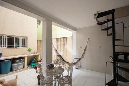 Casa à venda com 180m², 3 quartos e 2 vagas Casa à venda com 180m², 3 quartos e 2 vagasQuintal