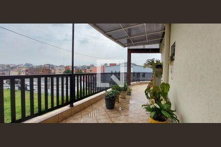 Casa à venda com 311m², 3 quartos e 2 vagasTerraço