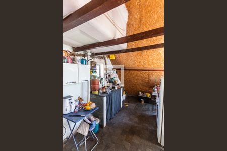 Casa à venda com 379m², 4 quartos e 4 vagasCozinha da Casa de Fundos