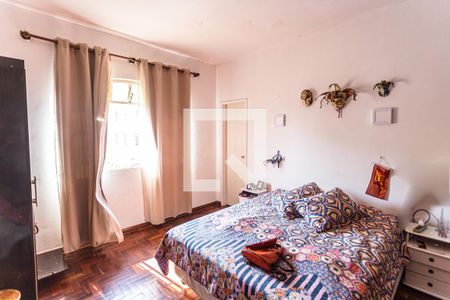 Casa à venda com 379m², 4 quartos e 4 vagasSuíte 1 no 2° Pavimento