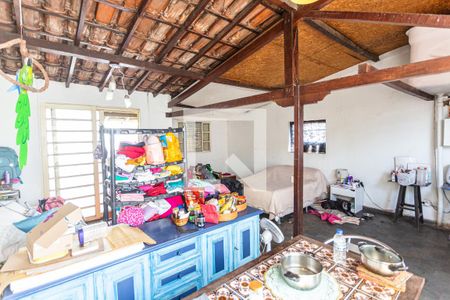 Casa à venda com 379m², 4 quartos e 4 vagasSala da Casa de Fundos