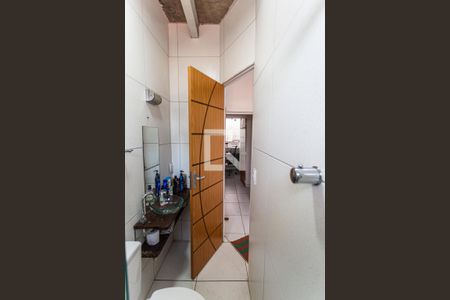 Casa à venda com 379m², 4 quartos e 4 vagasBanheiro da Suíte 2 no 2° Pavimento