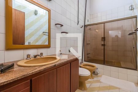 Casa de condomínio à venda com 413m², 3 quartos e 2 vagasBanheiro 1