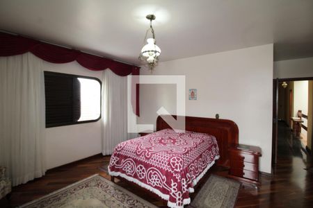 Casa à venda com 462m², 6 quartos e 6 vagasQuarto 2