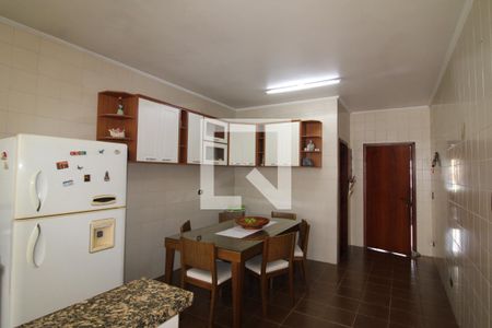 Casa à venda com 462m², 6 quartos e 6 vagasCozinha