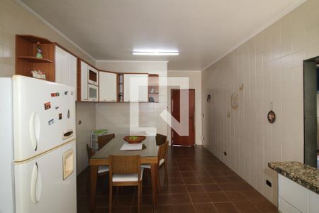 Casa à venda com 462m², 6 quartos e 6 vagasCozinha