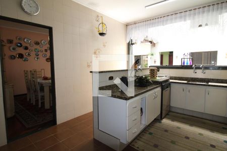 Casa à venda com 462m², 6 quartos e 6 vagasCozinha