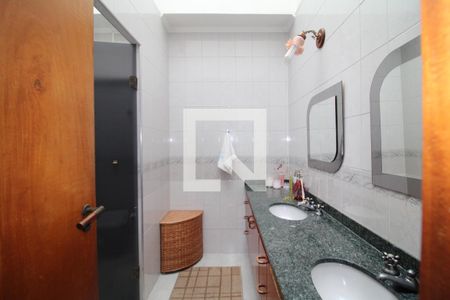 Casa à venda com 462m², 6 quartos e 6 vagasBanheiro 2