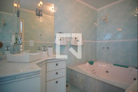 Casa à venda com 262m², 3 quartos e 3 vagasBanheiro da Suíte