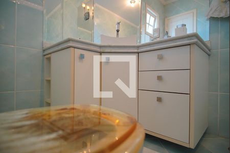 Casa à venda com 262m², 3 quartos e 3 vagasBanheiro da Suíte