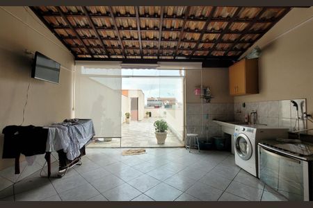 Apartamento à venda com 180m², 3 quartos e 2 vagas Apartamento à venda com 180m², 3 quartos e 2 vagasLavanderia