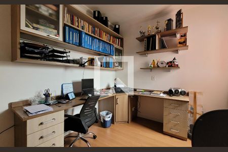 Apartamento à venda com 180m², 3 quartos e 2 vagas Apartamento à venda com 180m², 3 quartos e 2 vagasQuarto 1