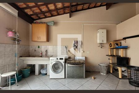 Apartamento à venda com 180m², 3 quartos e 2 vagas Apartamento à venda com 180m², 3 quartos e 2 vagasLavanderia