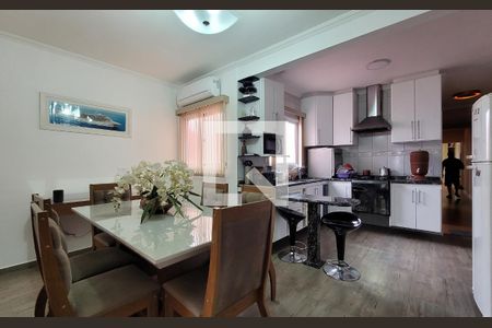 Apartamento à venda com 180m², 3 quartos e 2 vagas Apartamento à venda com 180m², 3 quartos e 2 vagasSala de jantar