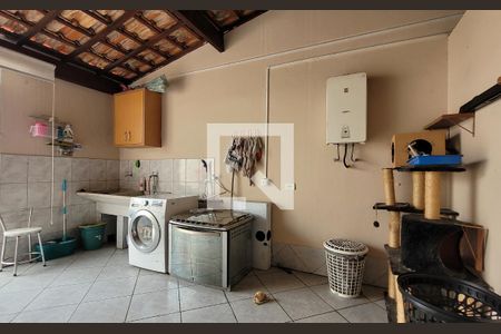 Apartamento à venda com 180m², 3 quartos e 2 vagas Apartamento à venda com 180m², 3 quartos e 2 vagasLavanderia