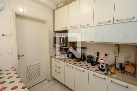 Apartamento à venda com 140m², 4 quartos e 2 vagasCopa