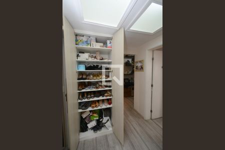 Apartamento à venda com 140m², 4 quartos e 2 vagasCorredor - Armários