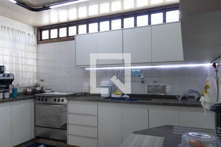 Casa à venda com 500m², 8 quartos e 3 vagasCozinha