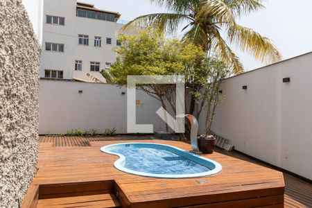 Casa à venda com 500m², 8 quartos e 3 vagasPiscina