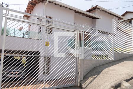 Casa à venda com 500m², 8 quartos e 3 vagasFachada
